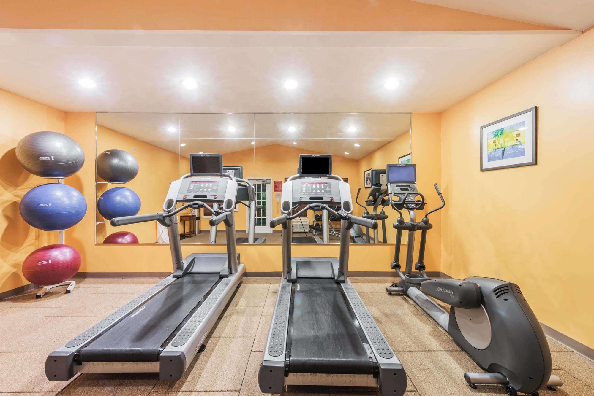Hawthorn Suites Fort Worth University Εξωτερικό φωτογραφία